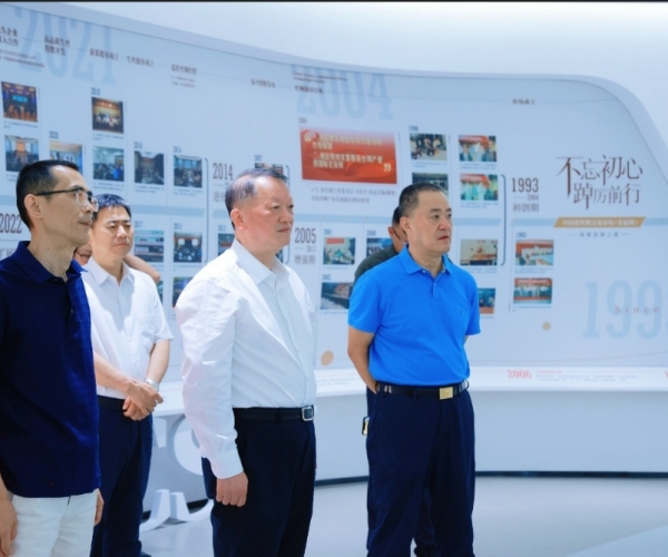 ?陈利多主席带队调研J9直营集团丝绸，赋能丝绸经典产业?